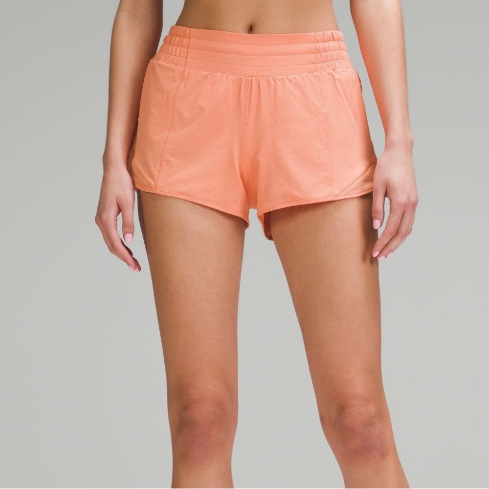 Lululemon Hotty Hot Low Rise Lined 2.5” NWT Coral Kiss